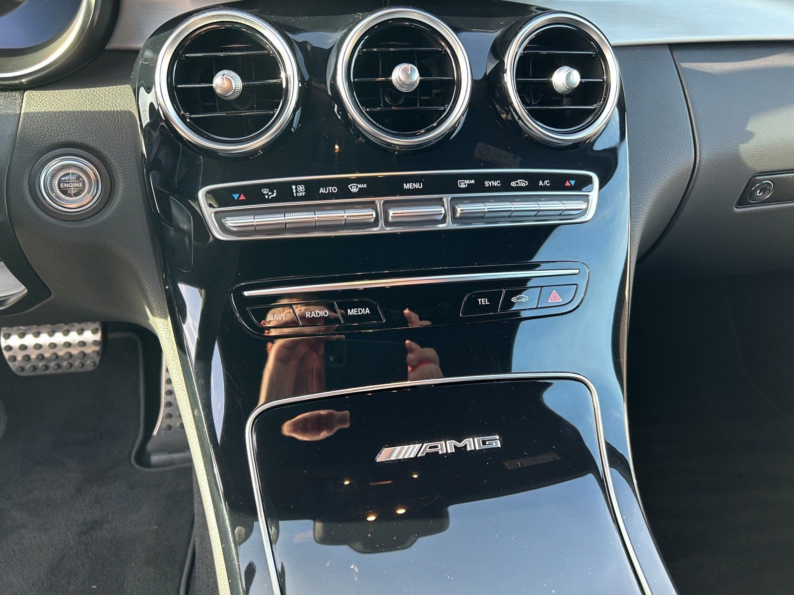 Fahrzeugabbildung Mercedes-Benz C63 S Cabrio DISTRO Perf.Sitze/AGA digiTacho HUD