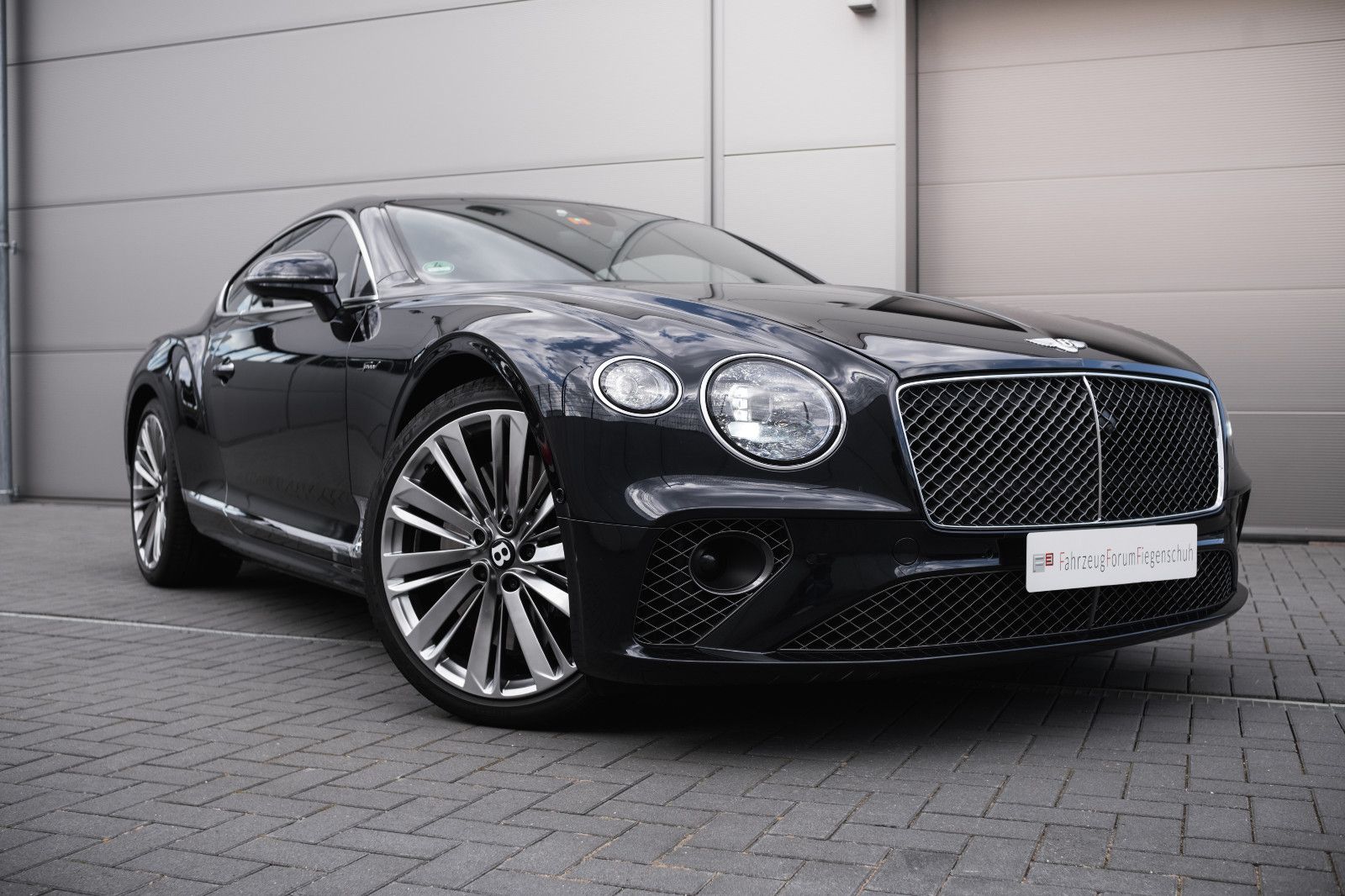 Fahrzeugabbildung Bentley Continental GT 6.0 W12 Speed - B&O - Pano