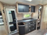 Hobby 545 KMF Deluxe Edition 3er Stockbett/3 Fenster - Wohnwagen Stockbett