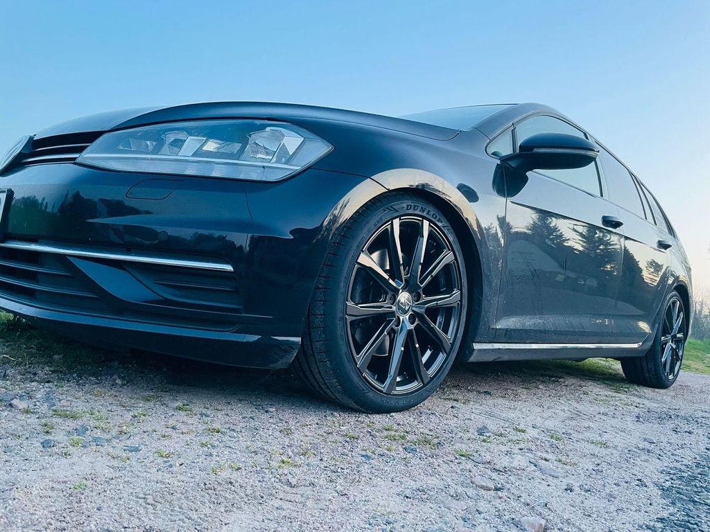 Image of Volkswagen Golf