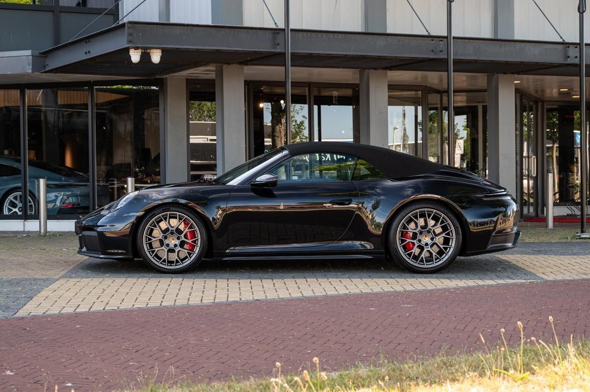 Porsche 911 Carrera GTS Cabrio imagem 2