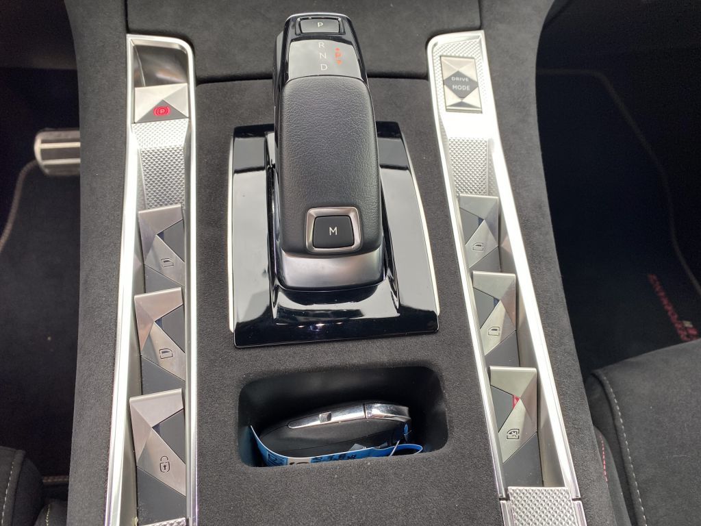 Fahrzeugabbildung DS Automobiles DS7 BlueHDI 130 Aut. PERFORMANCE LINE + *AZV*