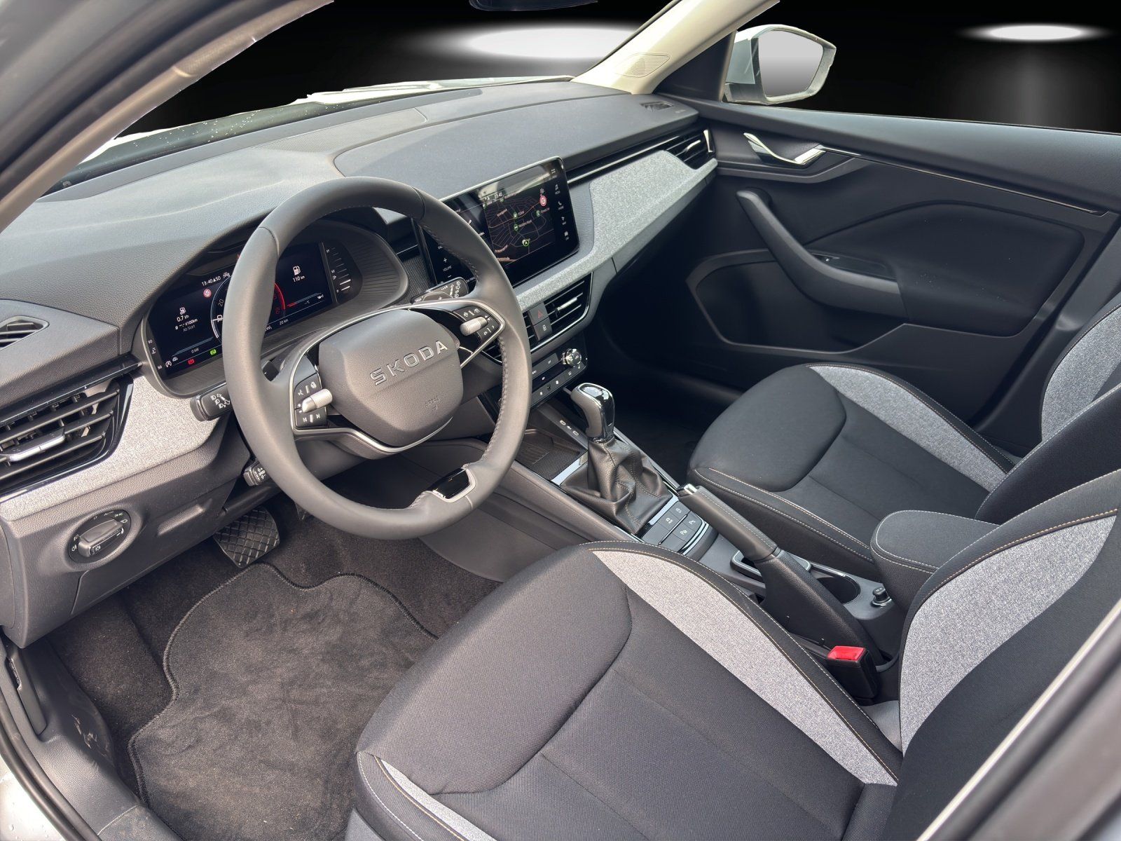 Fahrzeugabbildung SKODA Kamiq Tour 1,0 TSI 85 kW DSG