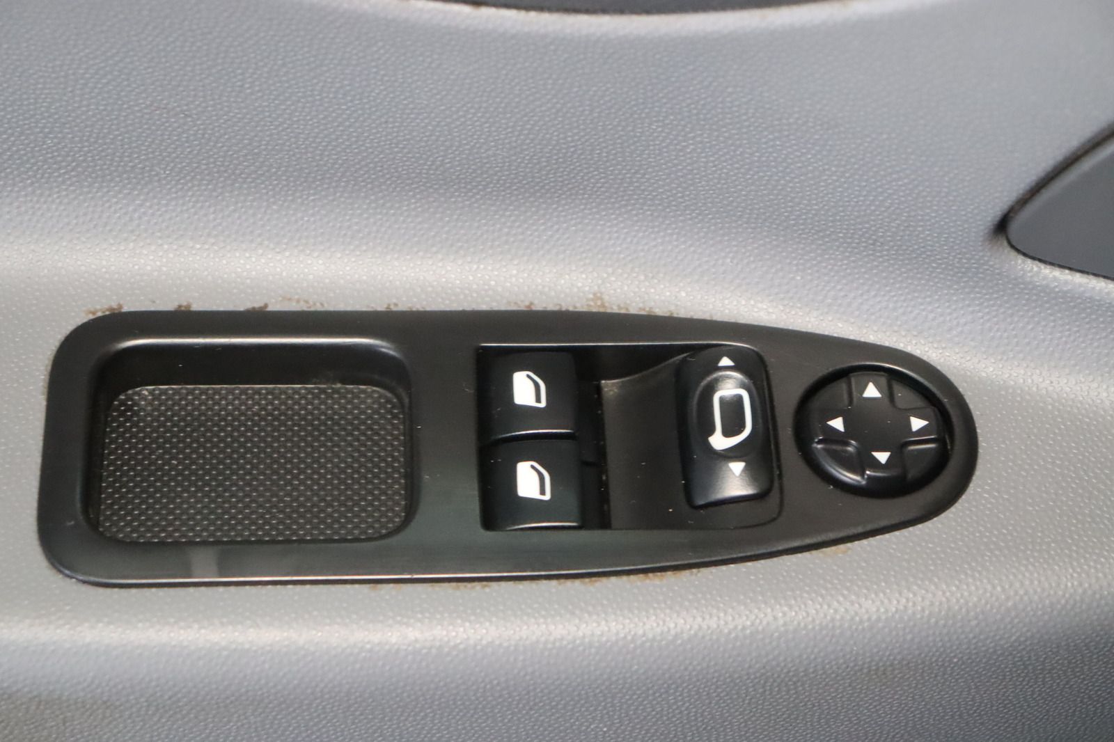 Fahrzeugabbildung Peugeot Expert Tepee 1.6HDI COOL 8 Sitzer