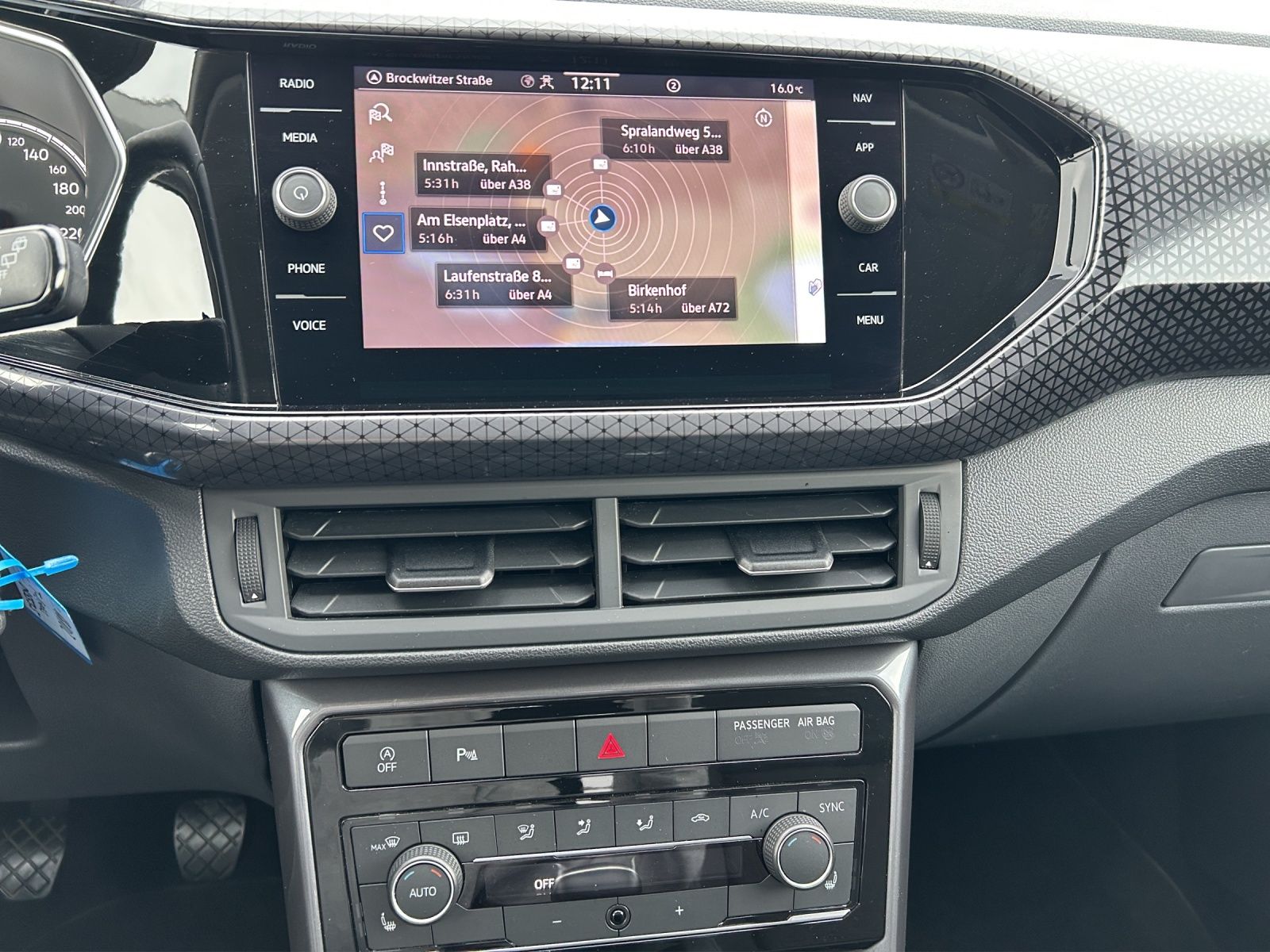 Fahrzeugabbildung Volkswagen T-Cross TSI Style R-Line LED Navi RFK SH 17"