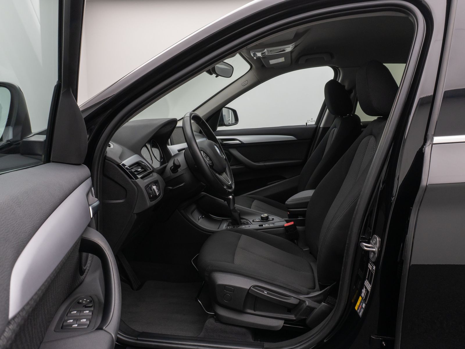 Fahrzeugabbildung BMW X1 xD25e DAB PDC LED Sithzg Geschwindigkeitsreg