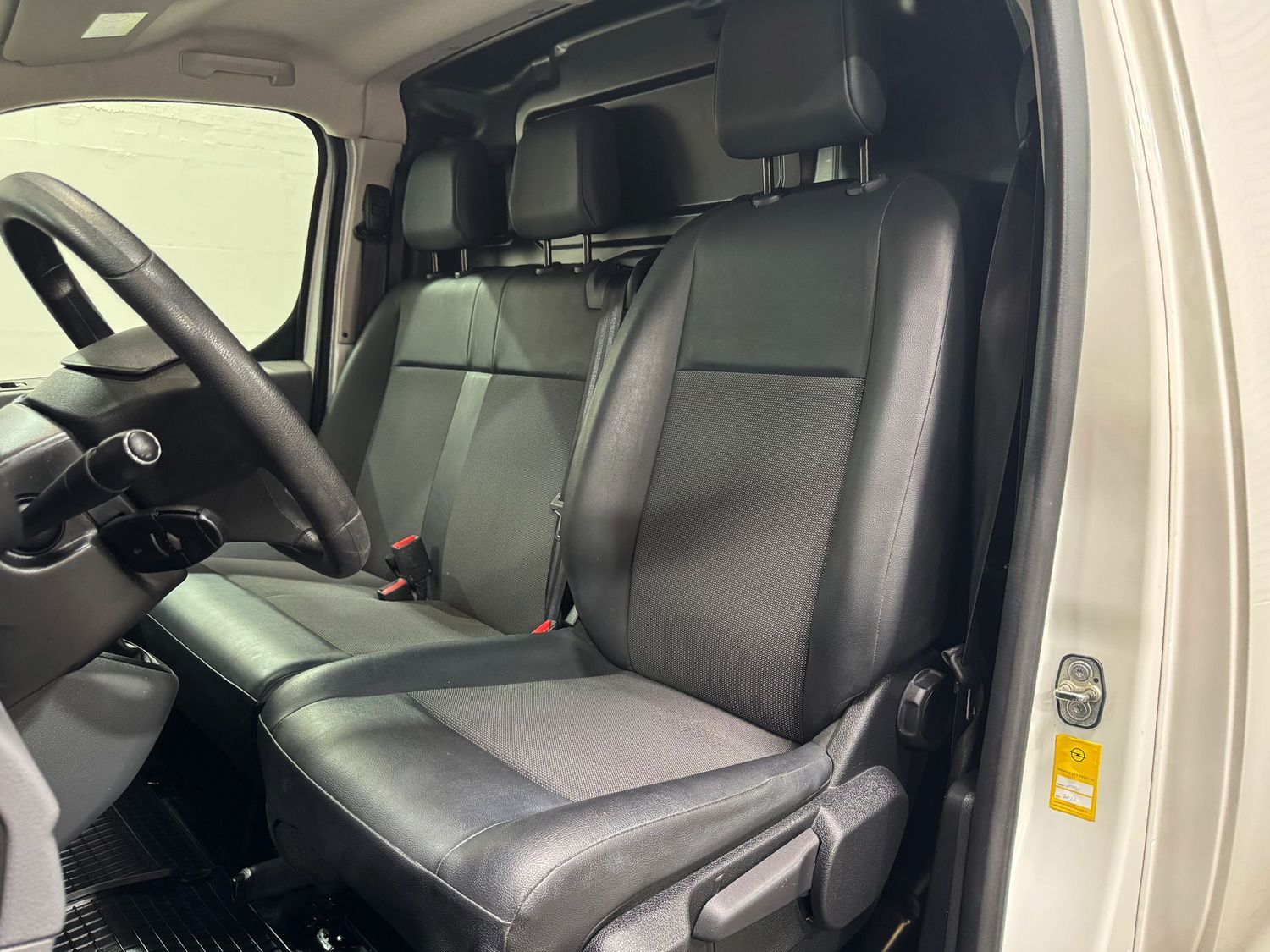 Fahrzeugabbildung Opel Vivaro Edition L3#Sortimo#Kamera#Klima#CarPlay