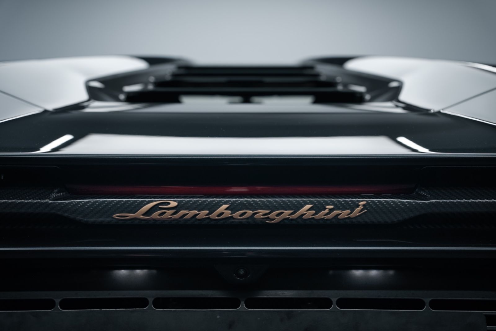 Fahrzeugabbildung Lamborghini Countach LPI 800-4 1of112/CARBON/LIFT