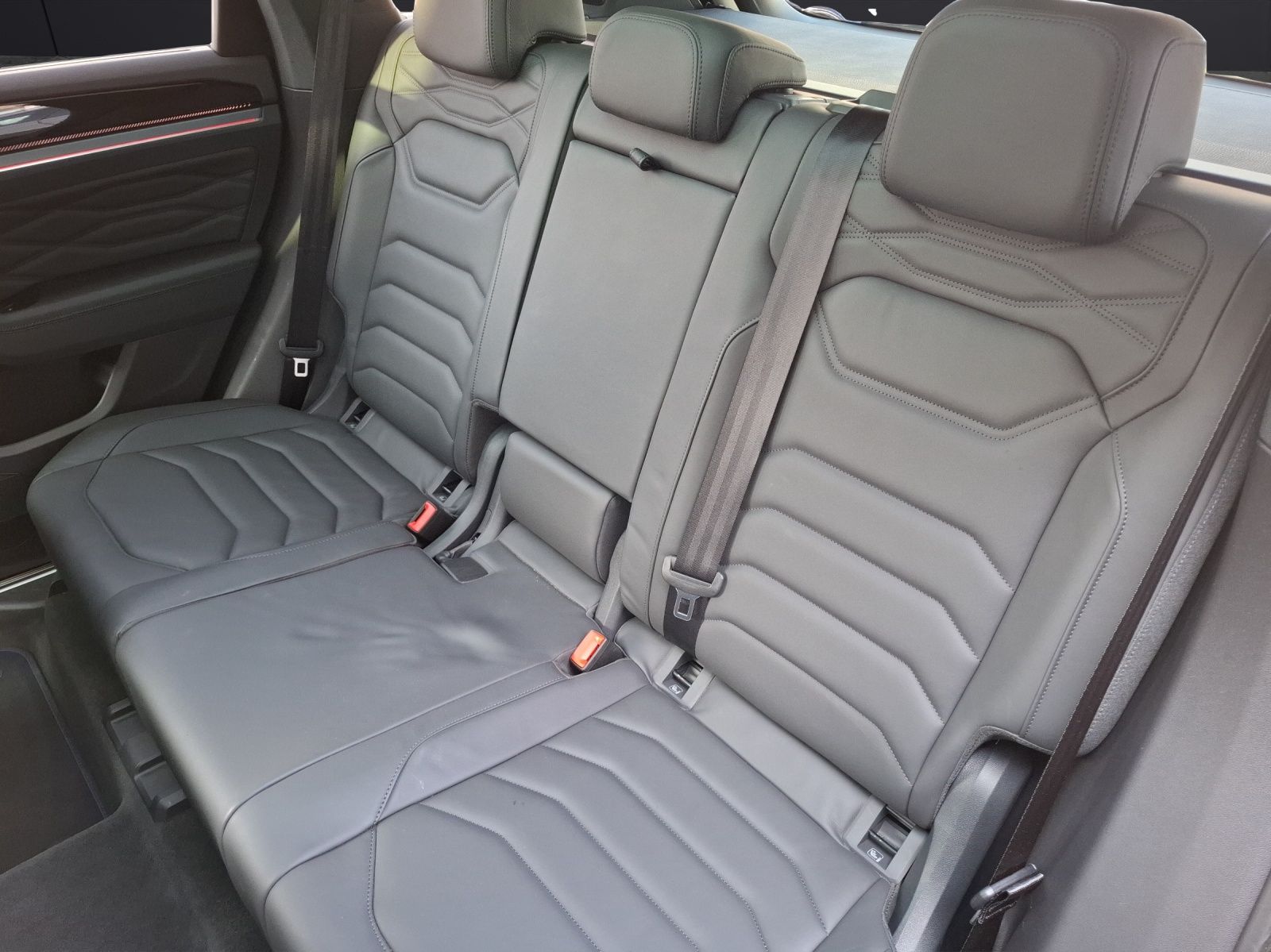 Fahrzeugabbildung Volkswagen Touareg TSI eHybrid R-Line 4M Matrix AHK Pano HU