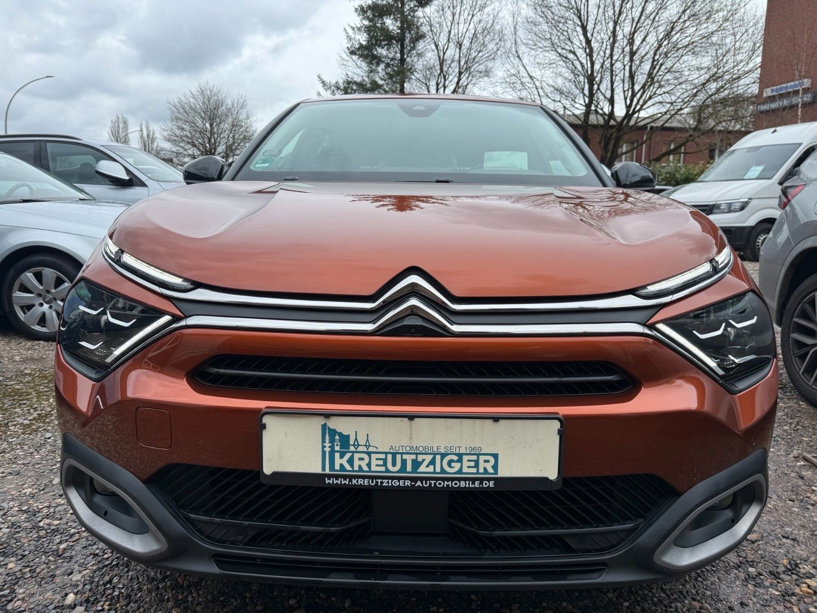 Fahrzeugabbildung Citroën C4 Lim. Shine -1.Hand-