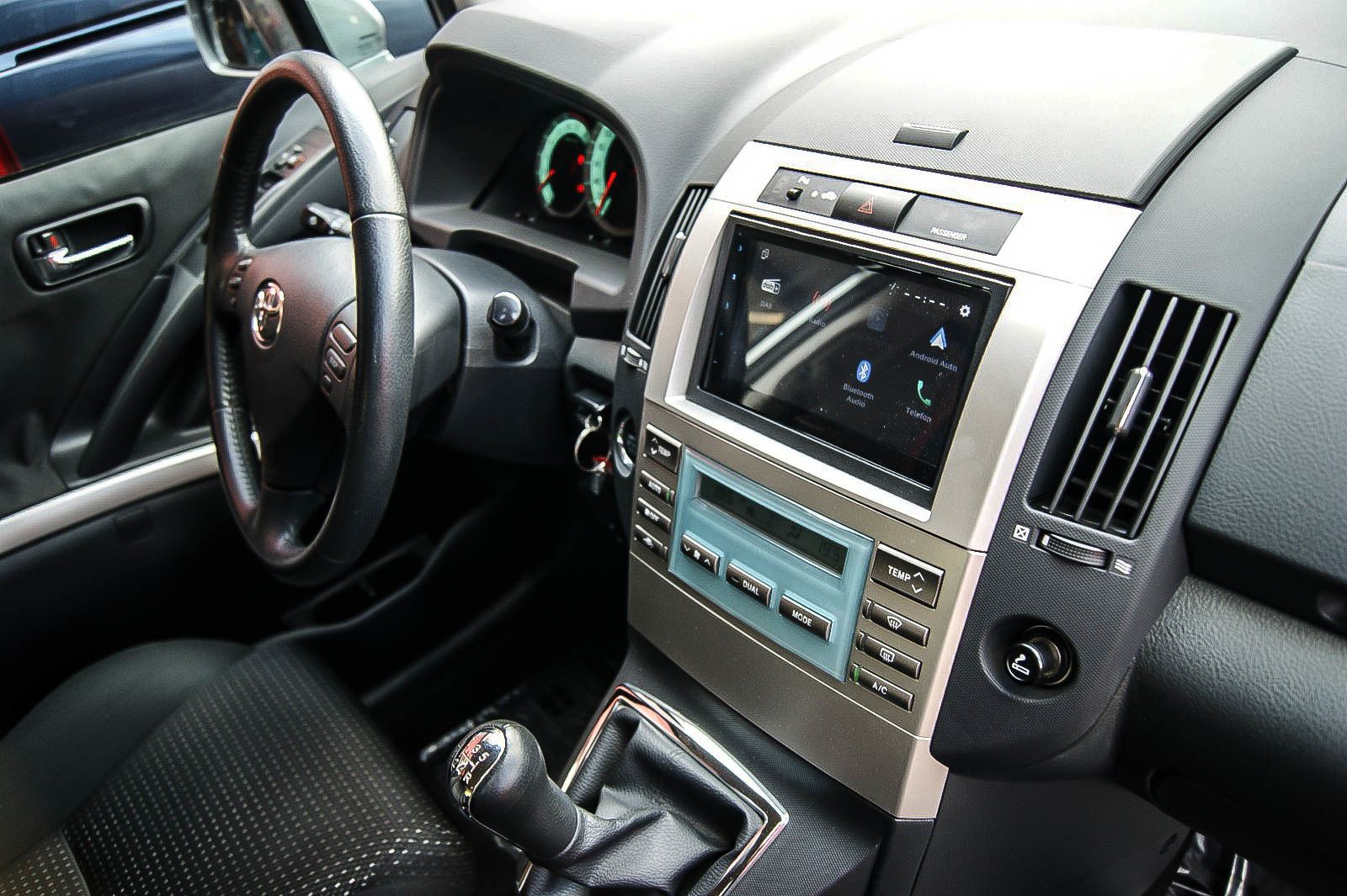 Fahrzeugabbildung Toyota Corolla Verso 1.8 Team 7-SITZER FAMILIENBESITZ