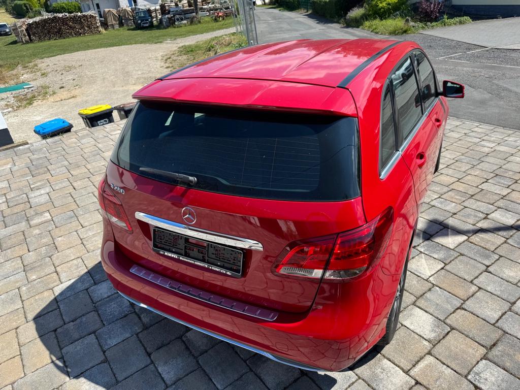 Mercedes-Benz B 200