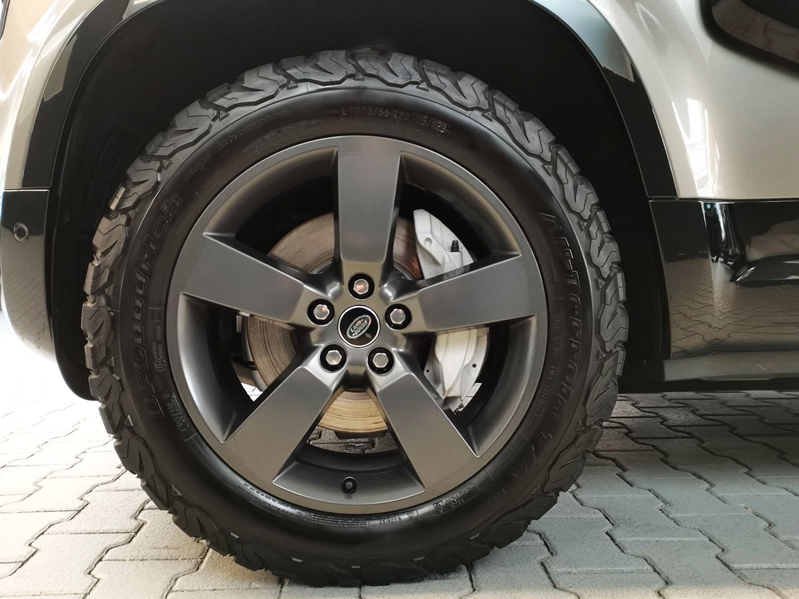 Land Rover Defender 110 D300 X-Dynamic HSE foto 9