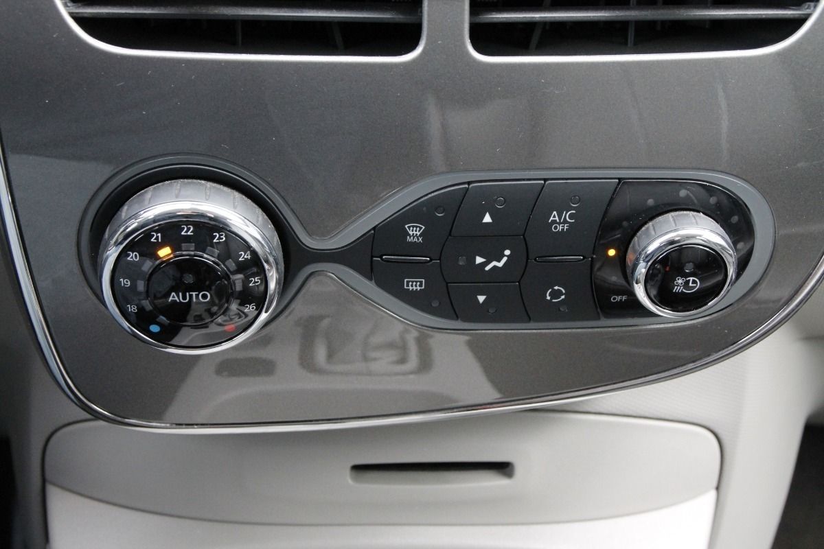 Fahrzeugabbildung Renault ZOE LIFE Batteriemiete Option auf BOSE-Paket