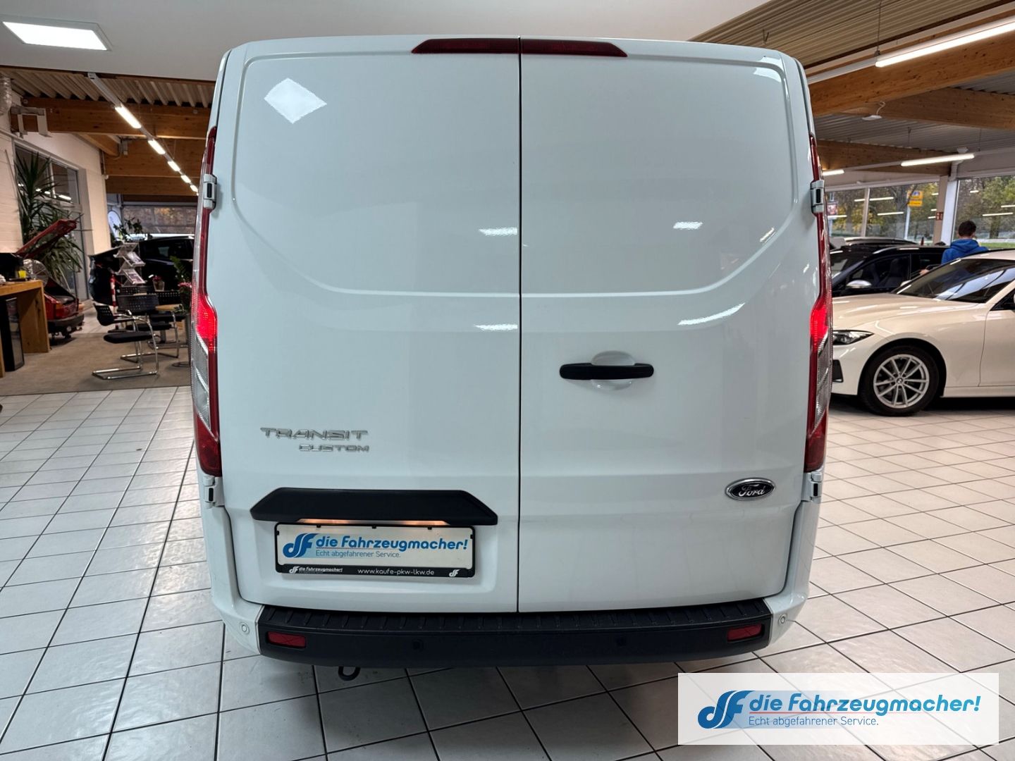 Fahrzeugabbildung Ford Transit Custom Kasten 320 L2 Trend DAB Notbremsa
