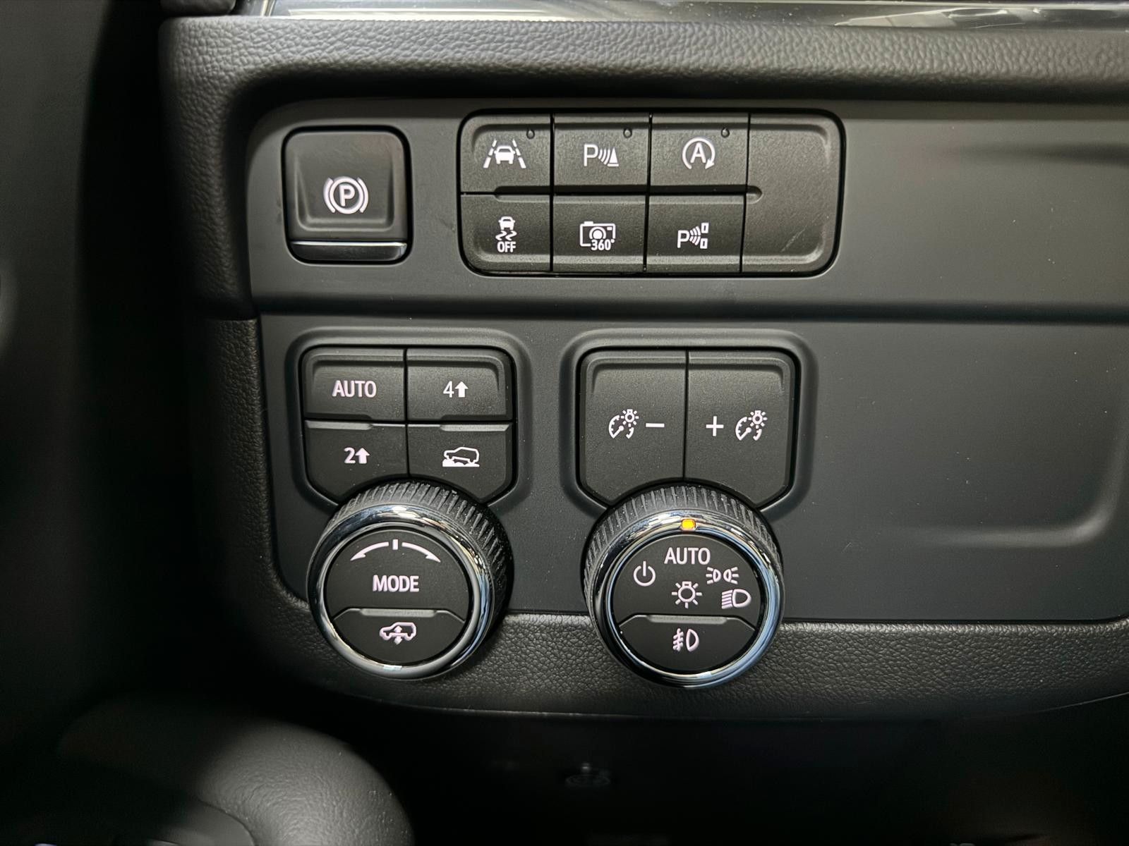 Fahrzeugabbildung Chevrolet 2026 TAHOE 6.2 ECOTEC RST 4x4-24"-ENTERTAINMENT
