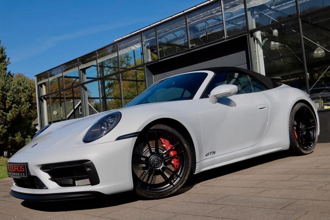 Porsche 992