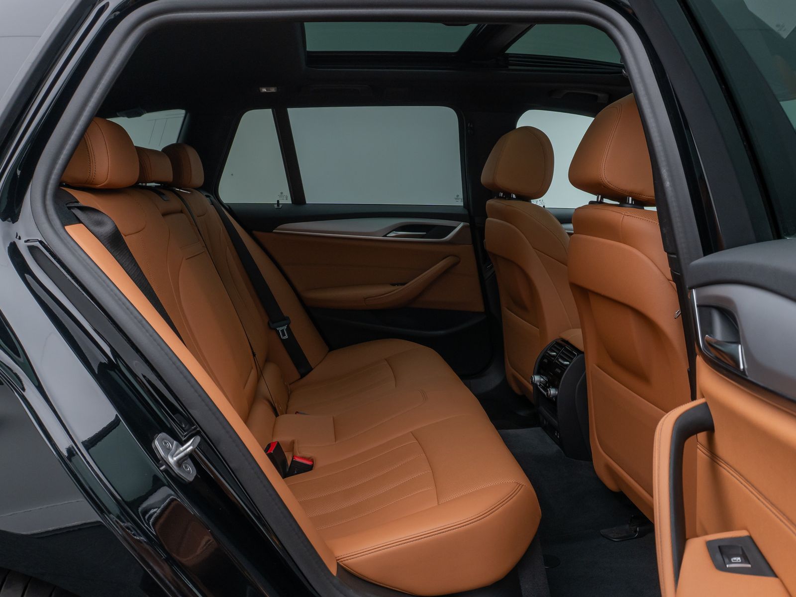 Fahrzeugabbildung BMW 530e  xD Panorama 360°Lenkrhz DAB HiFi AHK Sport
