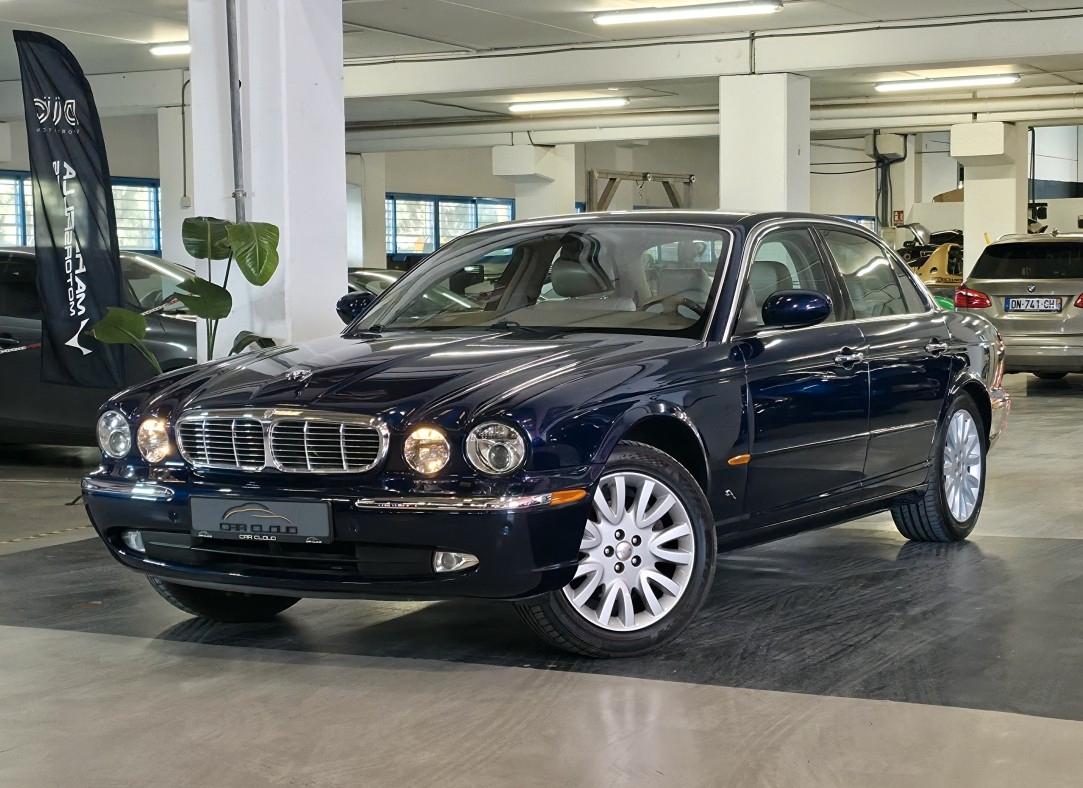 Jaguar XJ8 4.2 LWB, El. sitz, PDC, Cruise, Xenon, LUFT