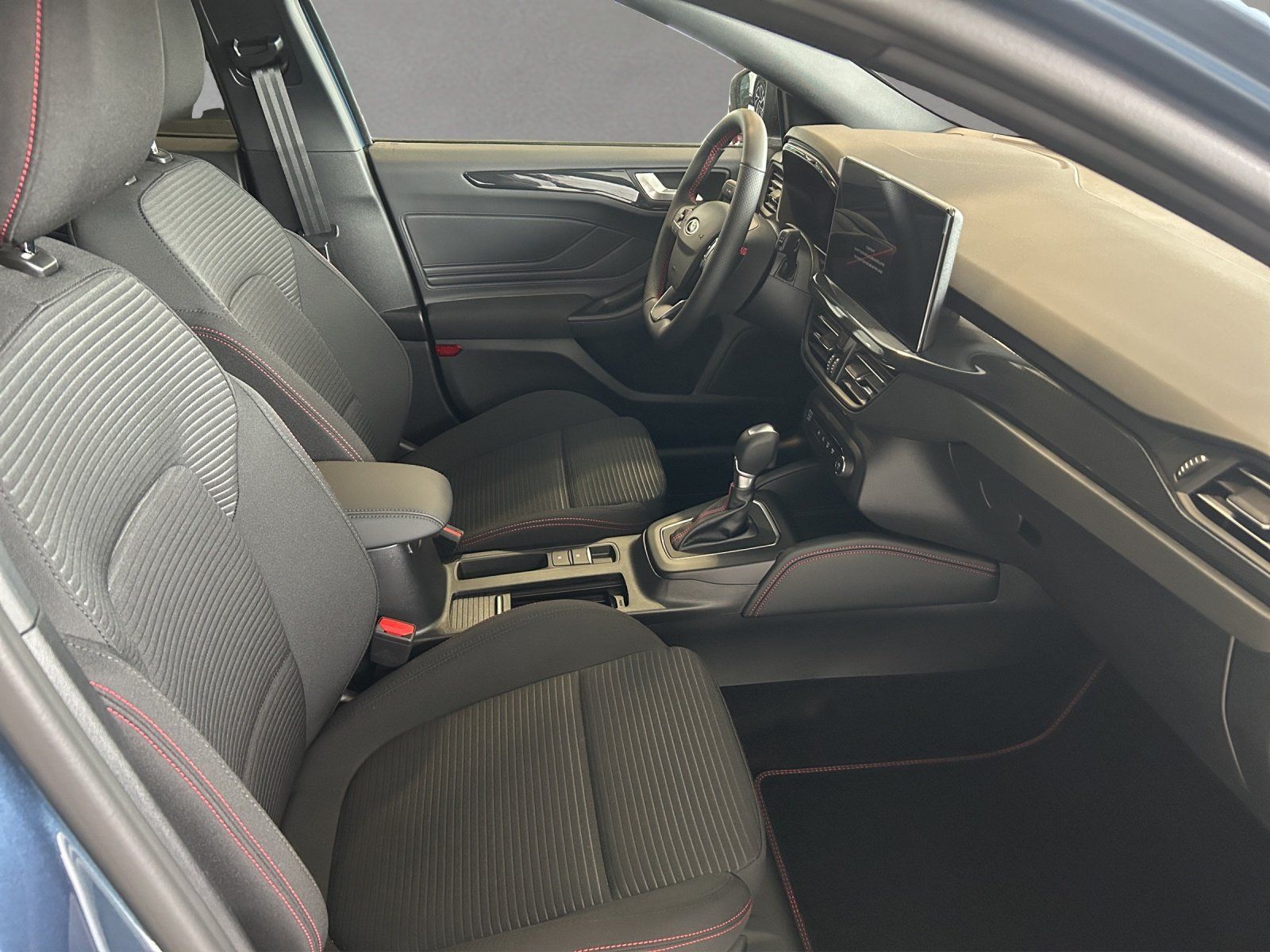 Fahrzeugabbildung Ford Focus 1.0 EcoBoost Mild-Hybrid ST-Line X S/S (EU