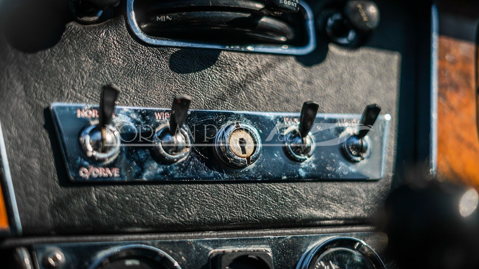 Fahrzeugabbildung Austin Healey BJ8  3000 MK III 1964   Lesen Sie den Text !