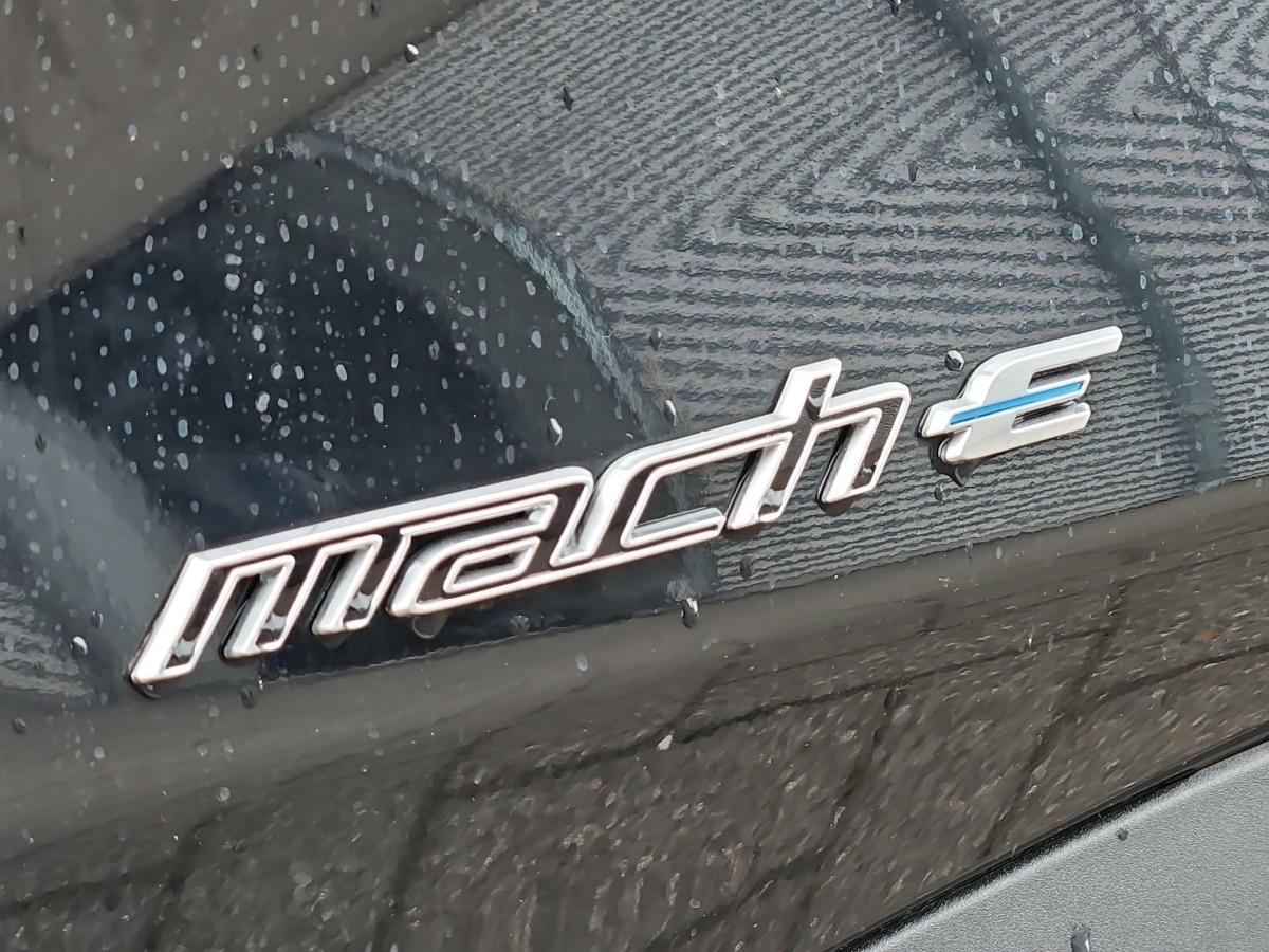 Ford Mustang Mach-E 75.7 kWh LED ACC RFK LEDER SHZ