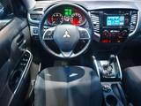 Mitsubishi L200 Plus Doppelkabine 4WD - graue Mitsubishi L200