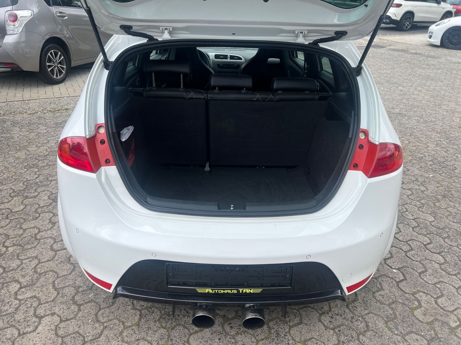 Fahrzeugabbildung SEAT Leon Cupra R *H&R*BULX*