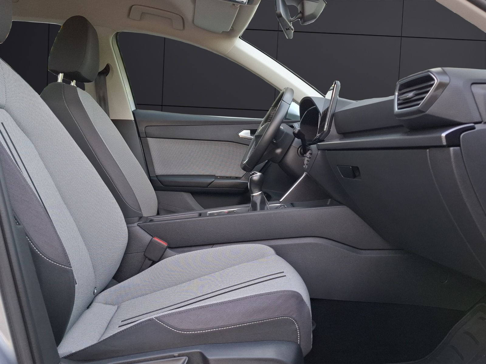 Fahrzeugabbildung SEAT Leon ST TSI Style LED AHK Navi AID GRA SHZ Park-