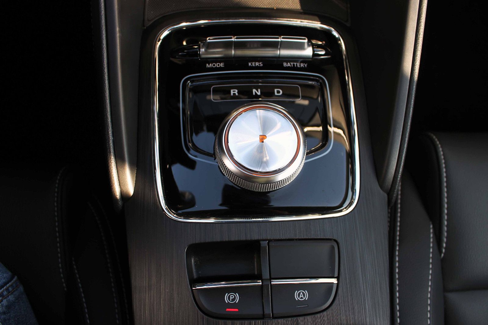 Fahrzeugabbildung MG ZS EV Luxury 5D ACC PANO NAV CarPlay BT SHZ KAM