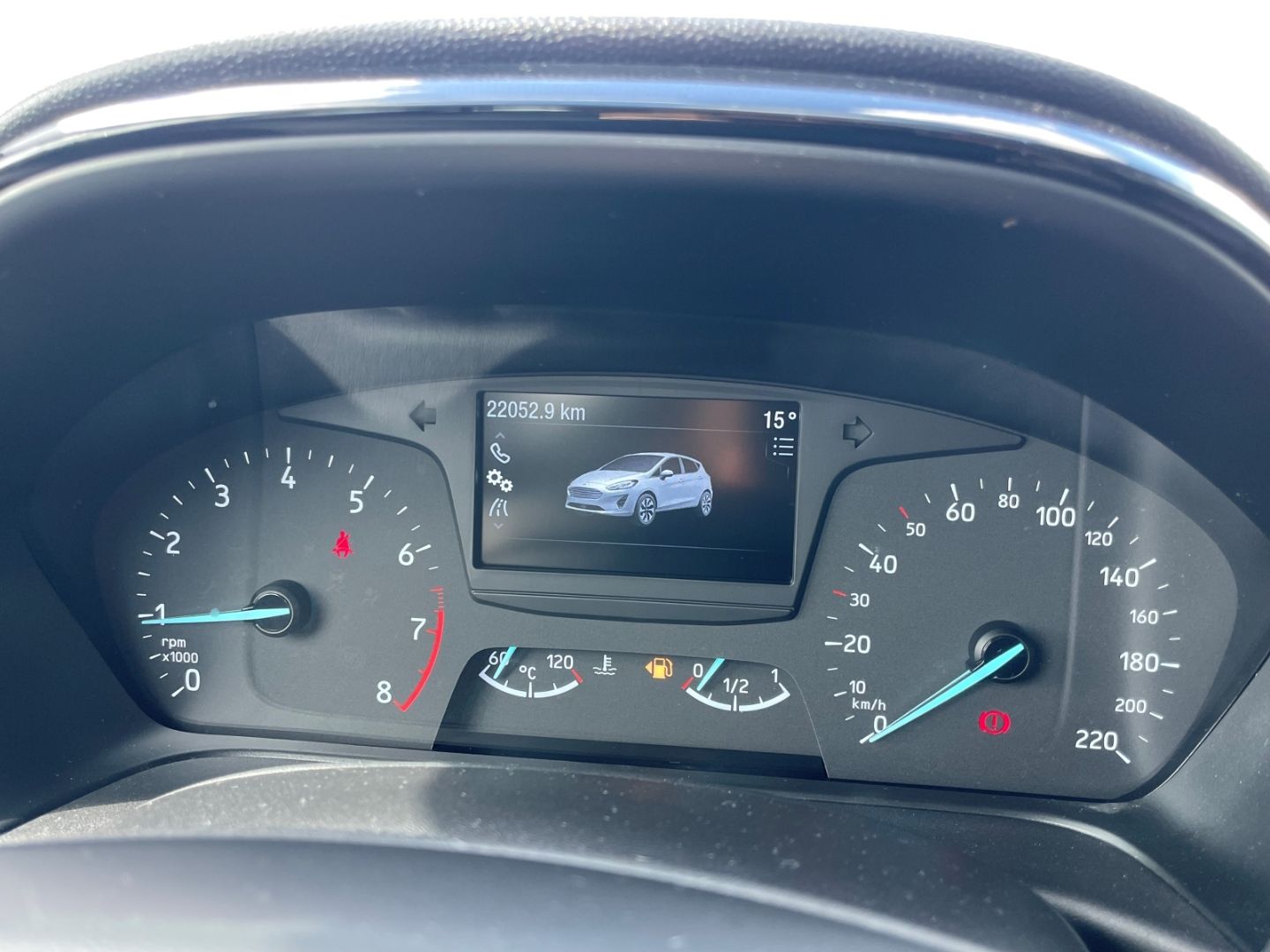 Fahrzeugabbildung Ford Fiesta Spurhalteass PDC SHZ Tempomat Bluetooth