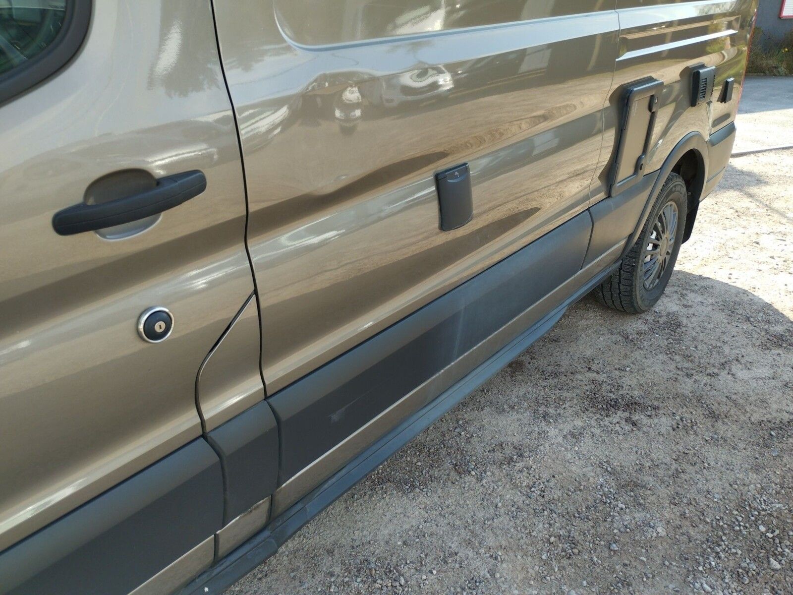 Fahrzeugabbildung Karmann Dexter 560 4x4 Allrad, 170 PS