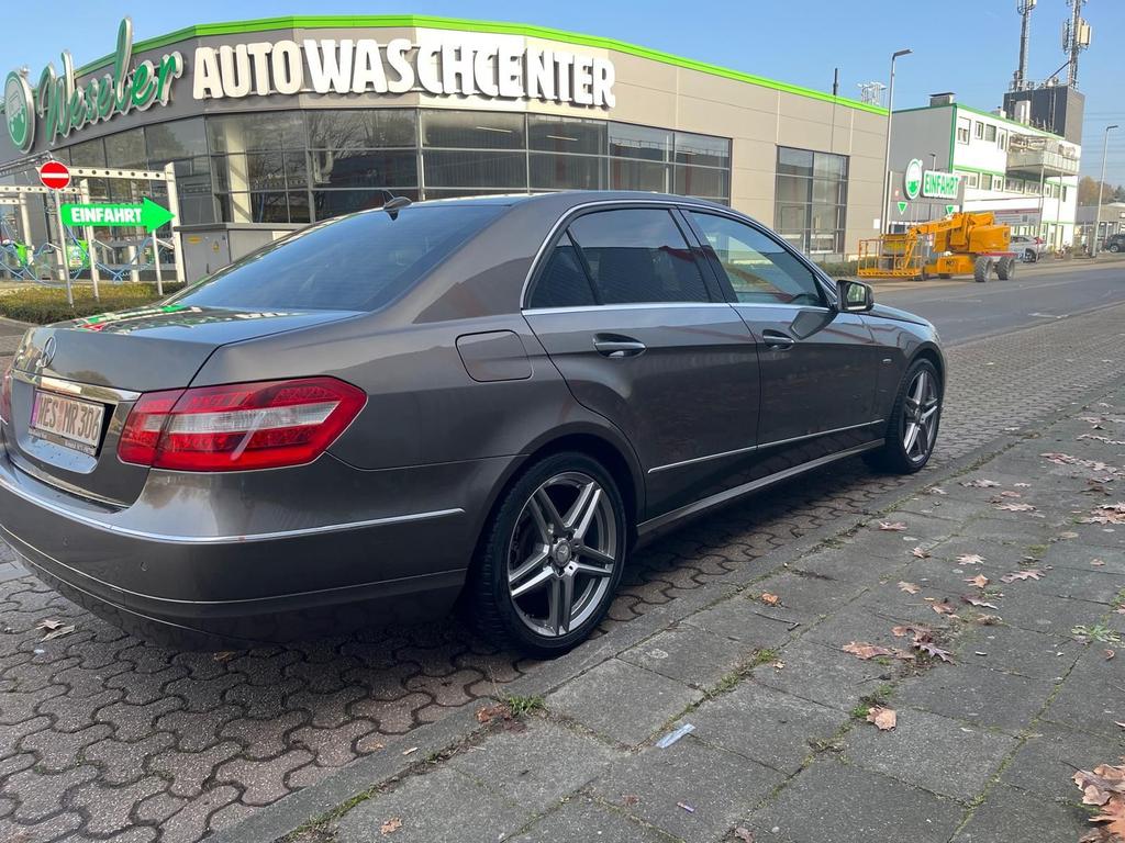 Mercedes-Benz E 220