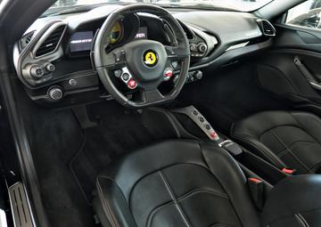 صورة 8 لـ 2016 Ferrari 488 GTB