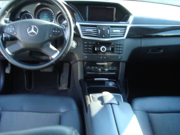 Mercedes E 300 - 11