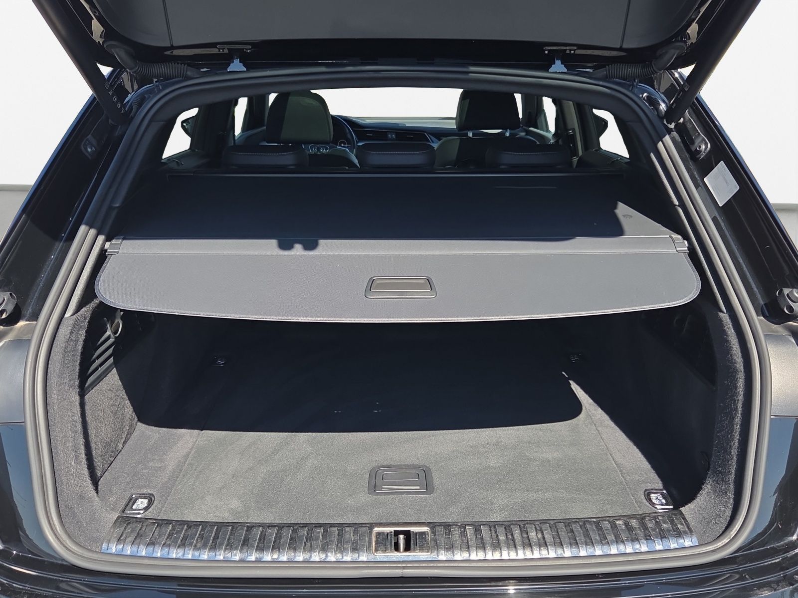 Audi Q8 e-tron - Bild 12