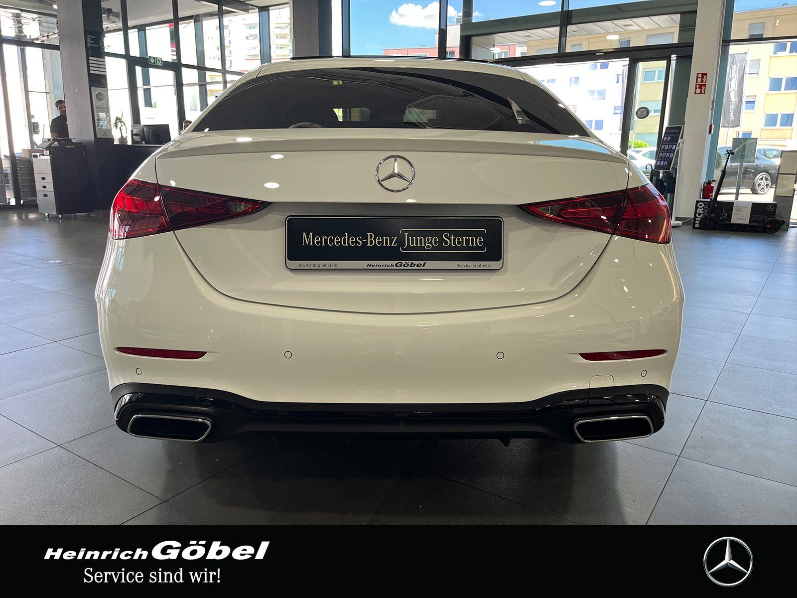 Fahrzeugabbildung Mercedes-Benz C 300 AMG+PANO+BURMESTER+NIGHT+360°+DIGITAL.L