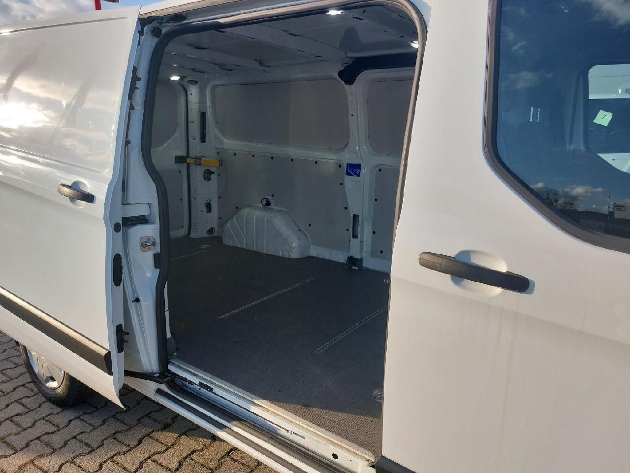 Fahrzeugabbildung Ford Transit Custom, L2 Kamera, DAB, Navi, Garantie