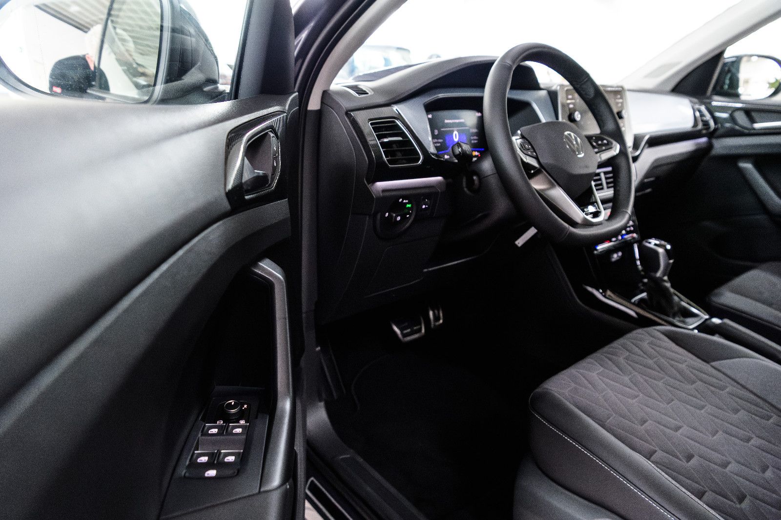 Fahrzeugabbildung Volkswagen T-Cross 1.0 TSI 85 kw Energy DSG+AHK+Kamera