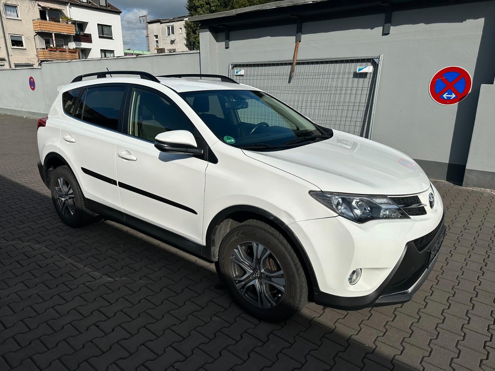 TOYOTA RAV4 - 2.0D -  4X4 - ATTELAGE - 124 CV -BVM
