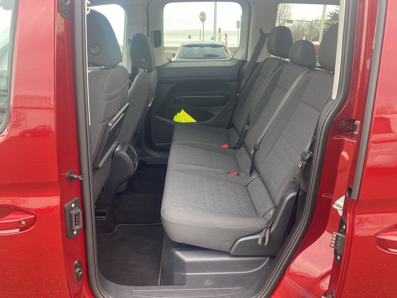 Fahrzeugabbildung Volkswagen Caddy 2.0 TDI Life NAVI KAMERA PANO ACC