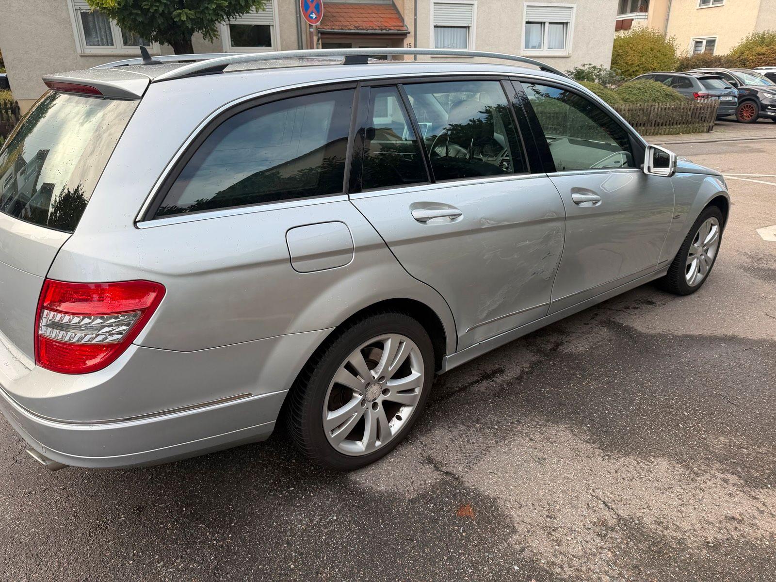 Mercedes-Benz C350 2009 — interior