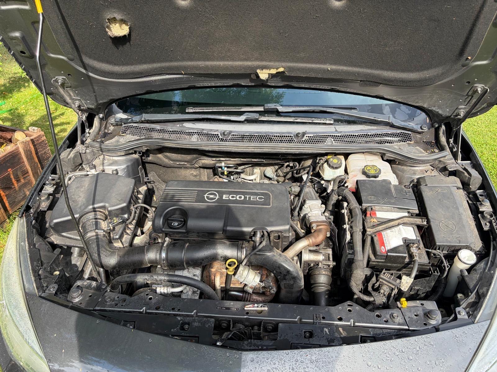 Opel Astra 2012 — photo 5