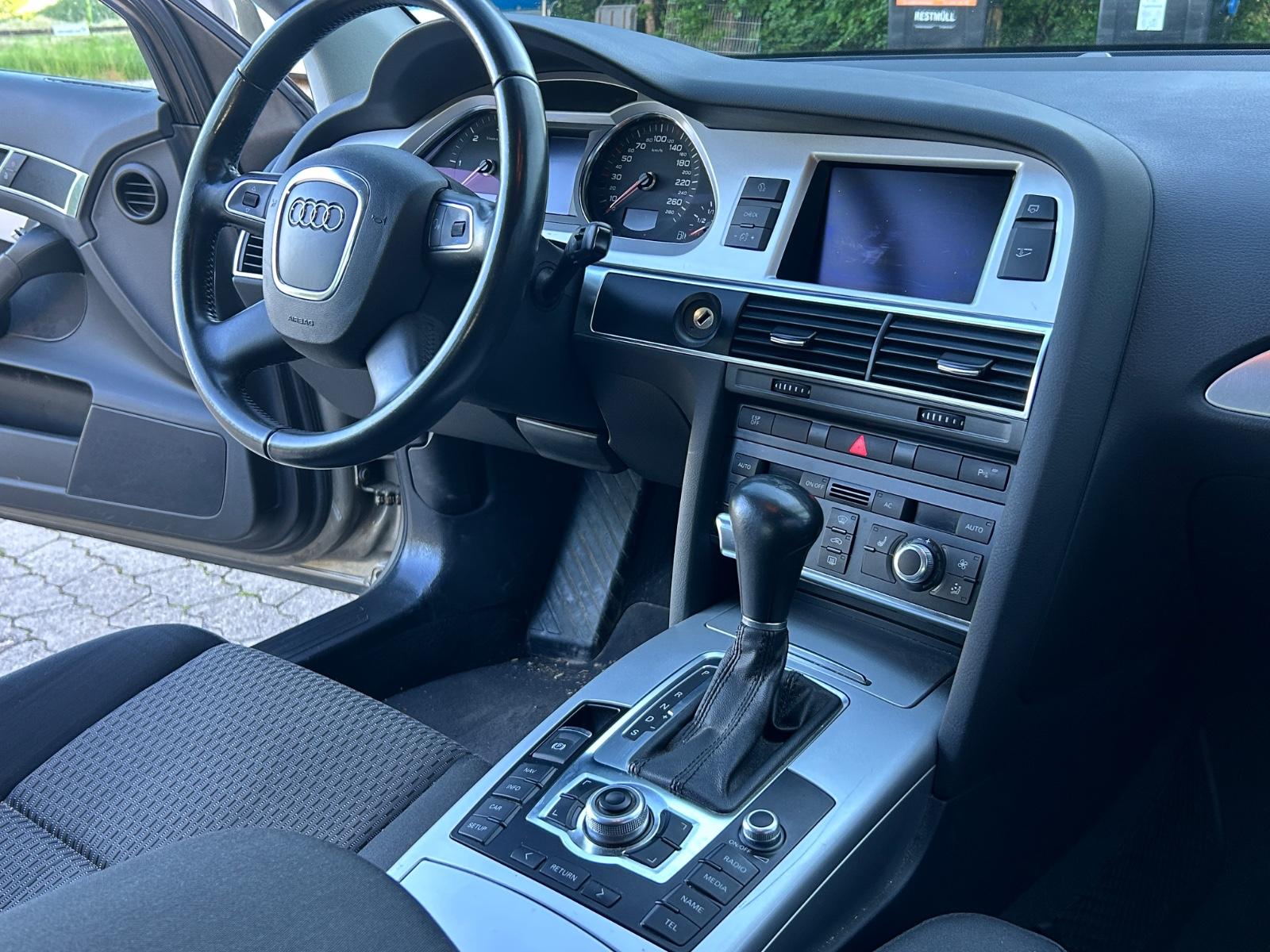 Audi A6 2011 — photo 8