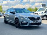 Skoda Octavia Combi RS 245 19Zoll *LED*ACC*Memory* - Skoda Octavia mit Benzin-Antrieb: Kombi, Schaltgetriebe