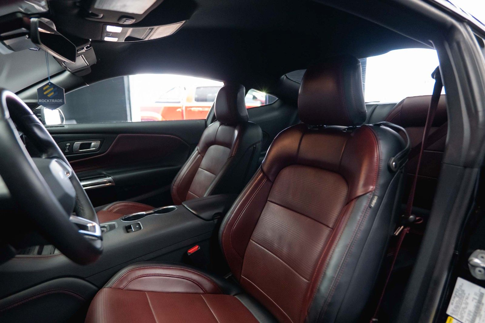 Fahrzeugabbildung Ford Mustang Fastback 5.0 Ti-VCT V8 Dark Horse 6-Gang