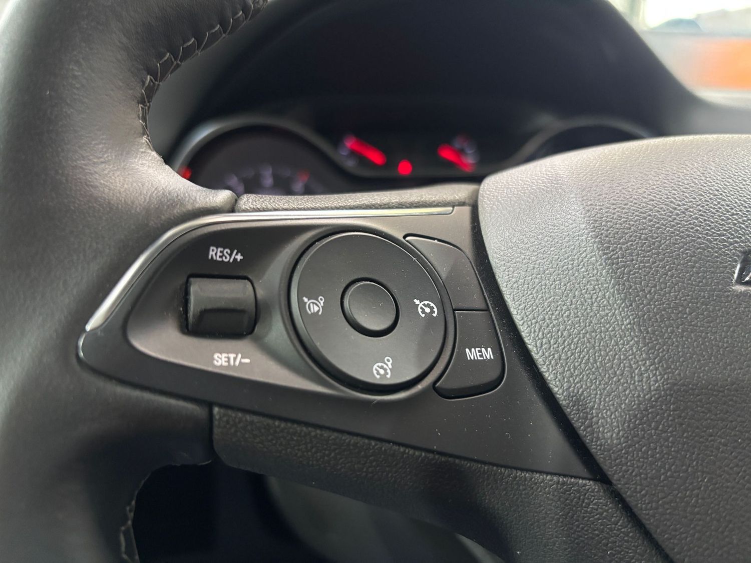 Fahrzeugabbildung Opel Crossland X 1.2 Turbo Enjoy#LED#Navi#Klima