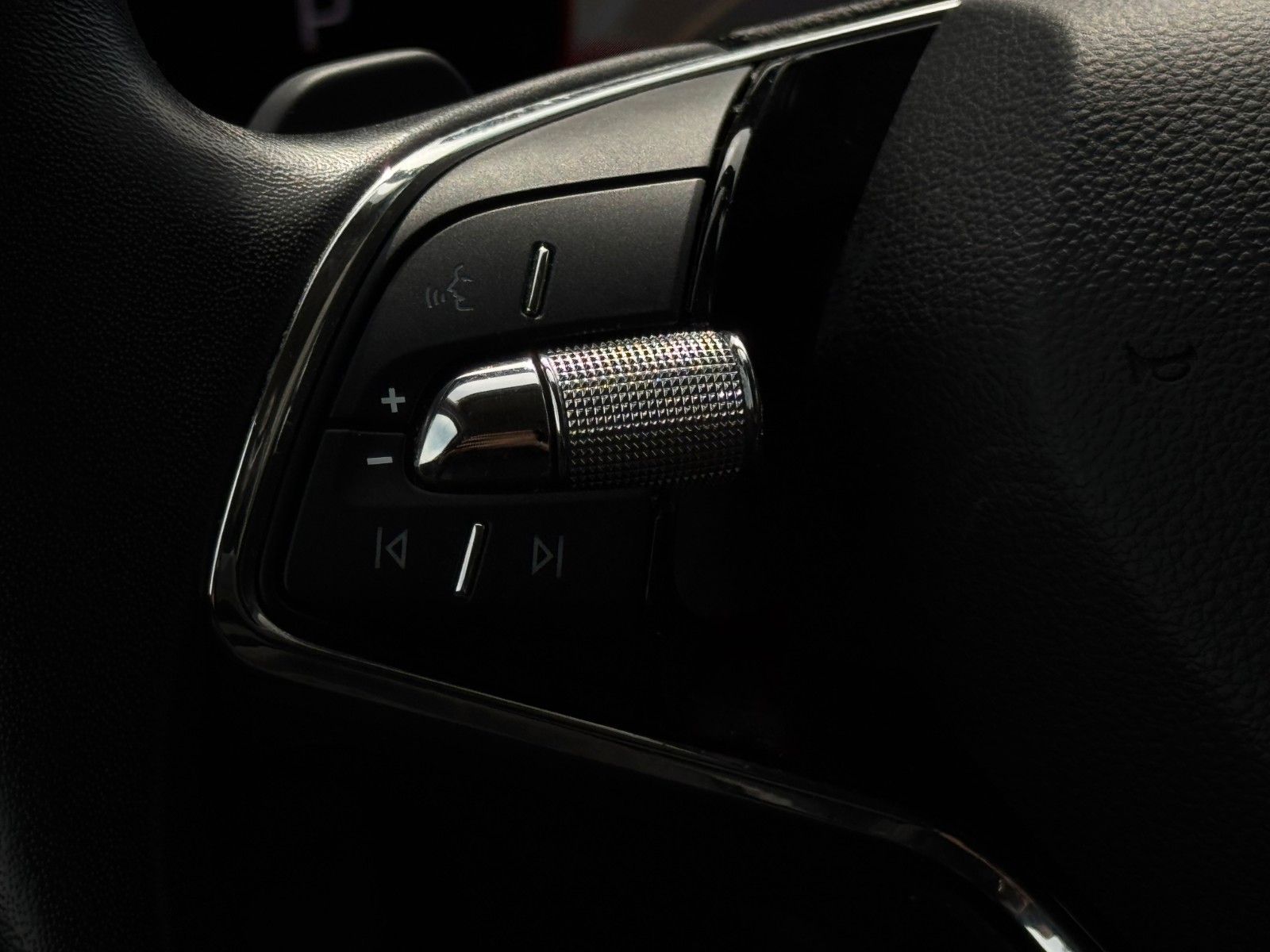 Fahrzeugabbildung SKODA Scala 1.0 DSG Ambition CarPlay Temp. SHZ PDC