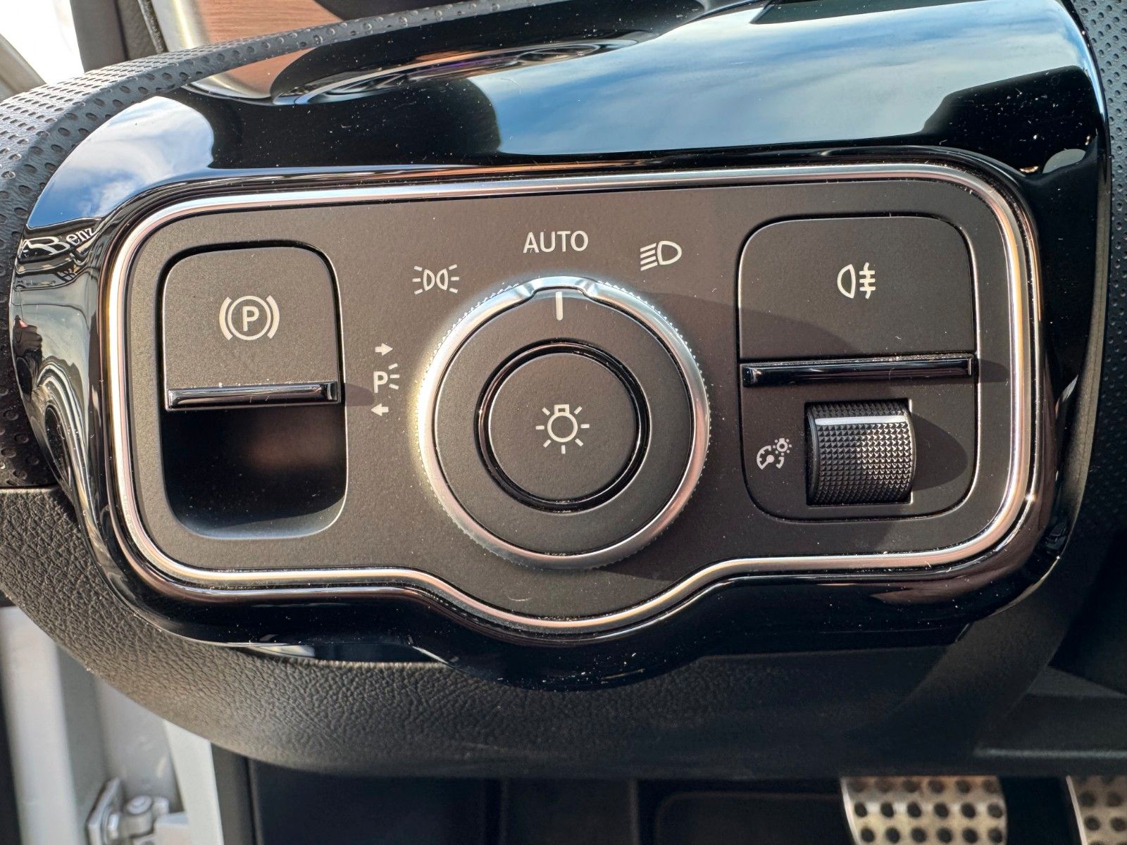 Fahrzeugabbildung Mercedes-Benz CLA 250 4M SB AMG+Pano+AHK+Memory+360+Night