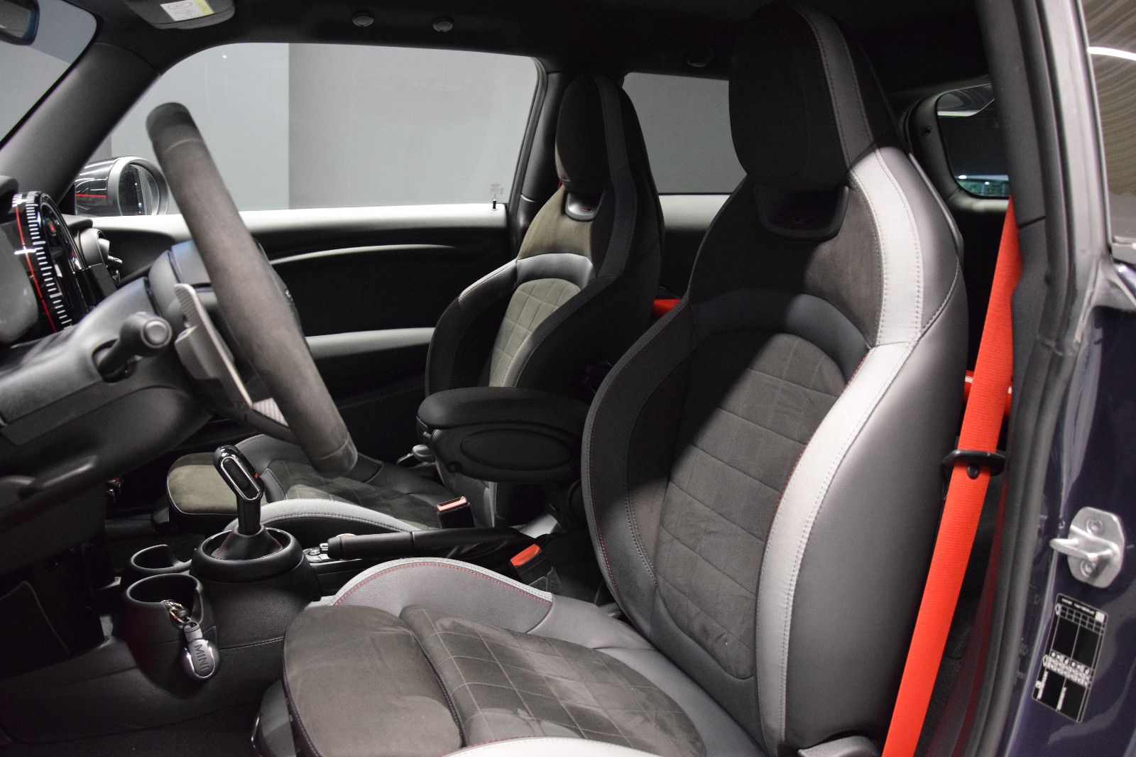 Fahrzeugabbildung MINI John Cooper Works GP #55 *Carbon Tempo. Schale
